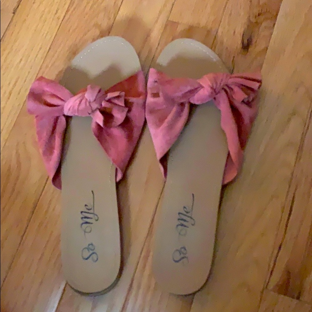 Tie bow sandals